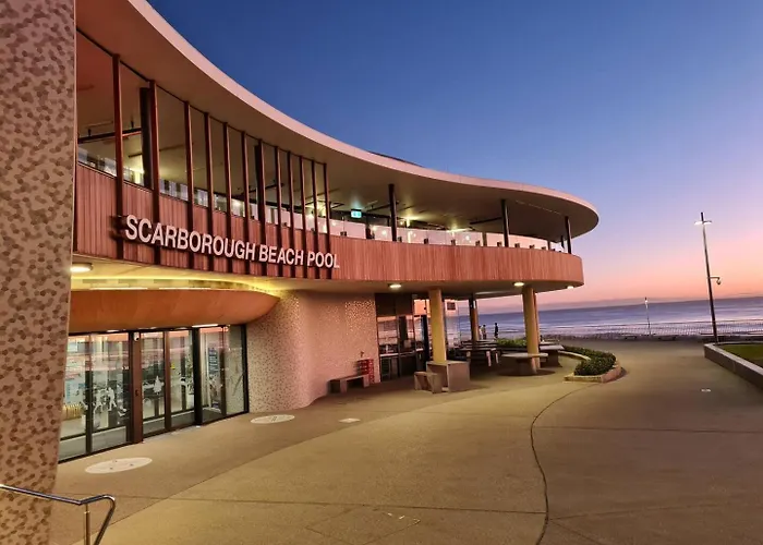 Chic 2 Bed Apartment On Scarborough Beach
